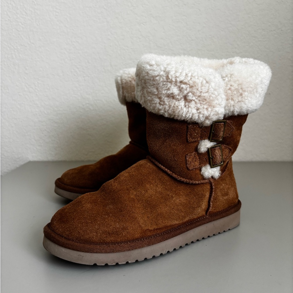 Koolaburra Chestnut Suede Boots with Plush Lining